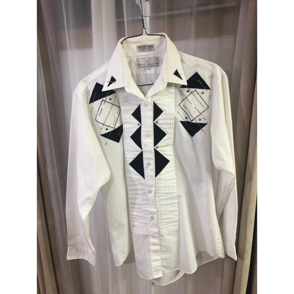 HOST PICK💫 VINTAGE White Blouse with 3D Decor